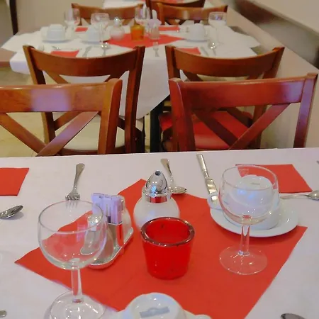 Hotel Abell 2*