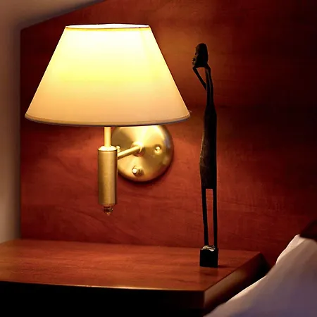 Abell Hotel 2*