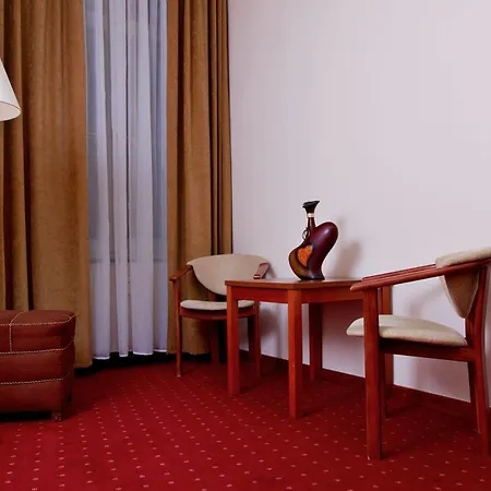 Hotel Abell 2*